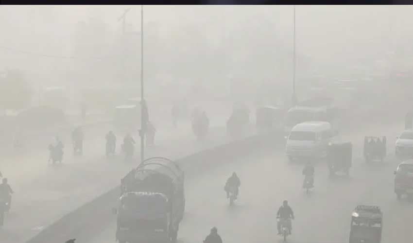 Lahore tops global air pollution index once again (Courtesy: File) Lahore tops global air pollution index once again (Courtesy: File)
