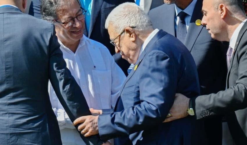 Colombian President Gustavo Petro (L) and Palestinian leader Mahmud Abbas (C) at the G77+China summit in Havana in September. Photo: AFP Colombian President Gustavo Petro (L) and Palestinian leader Mahmud Abbas (C) at the G77+China summit in Havana in September. Photo: AFP