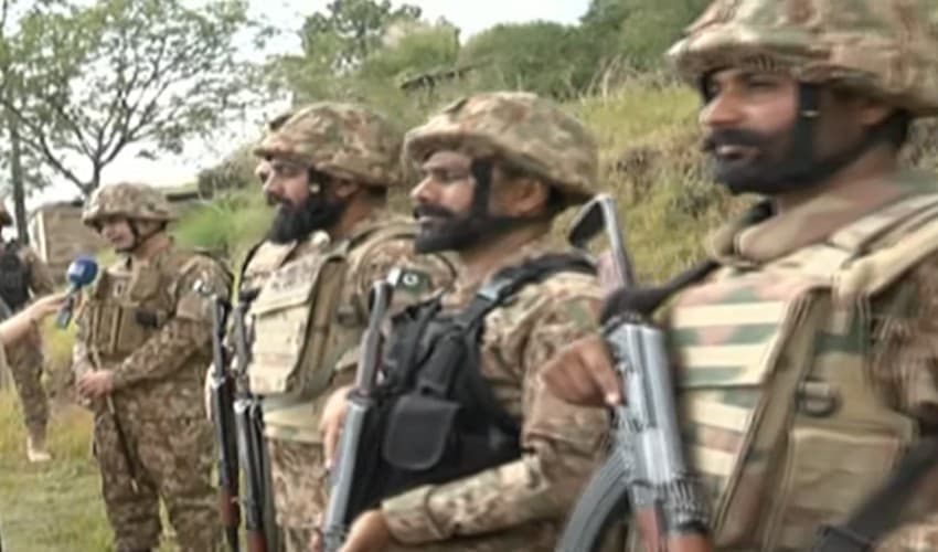 Troops at LoC mark Eid with resilience Courtesy: (Screengrab - Samaa TV) Troops at LoC mark Eid with resilience Courtesy: (Screengrab - Samaa TV)