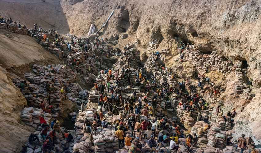 Over 200 killed in coltan mine collapse in east Congo Over 200 killed in coltan mine collapse in east Congo