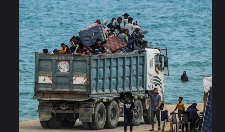 Palestinian people evacuating from Rafah Palestinian people evacuating from Rafah