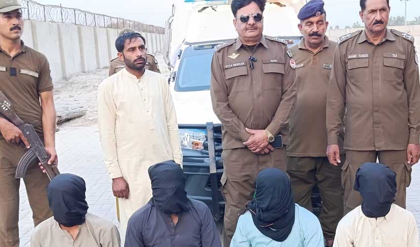 Layyah police recover kidnapped citizen, nab four abductors (Courtesy: Online) Layyah police recover kidnapped citizen, nab four abductors (Courtesy: Online)