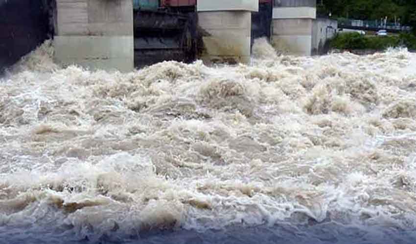 5 dead as rescue boat capsizes in River Chenab (Courtesy: Online) 5 dead as rescue boat capsizes in River Chenab (Courtesy: Online)