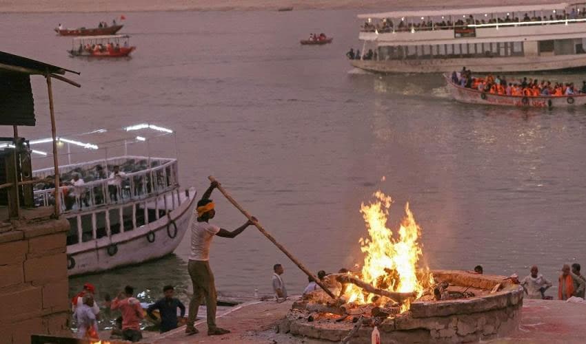 Indian man found alive on funeral pyre (Courtesy: Representational image) Indian man found alive on funeral pyre (Courtesy: Representational image)
