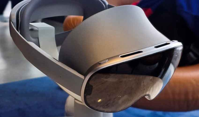 Samsung Galaxy XR Headset Samsung Galaxy XR Headset