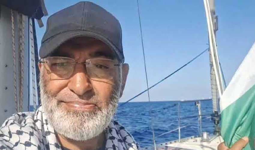 Ex-senator Mushtaq released by Israeli forces, confirms Dar (Courtesy: File) Ex-senator Mushtaq released by Israeli forces, confirms Dar (Courtesy: File)