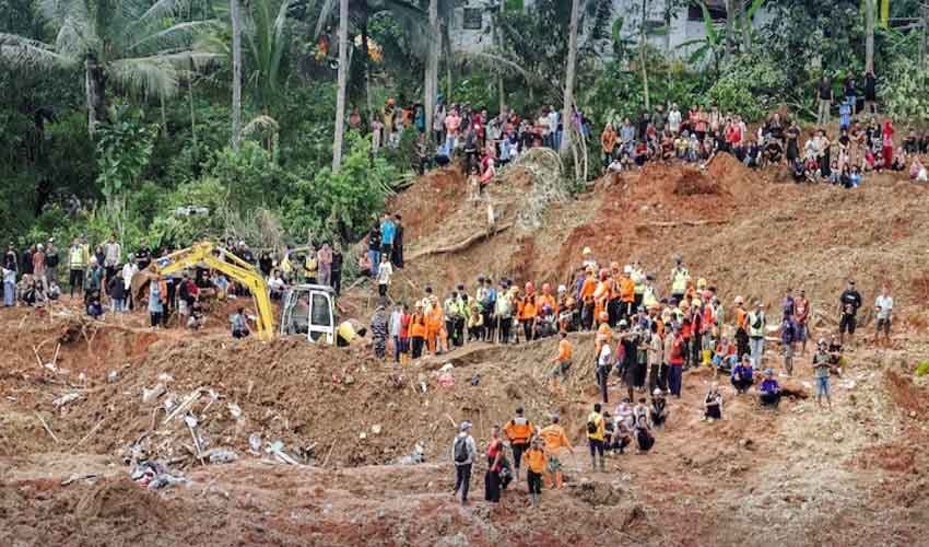 Seven dead in Indonesian landslide Seven dead in Indonesian landslide