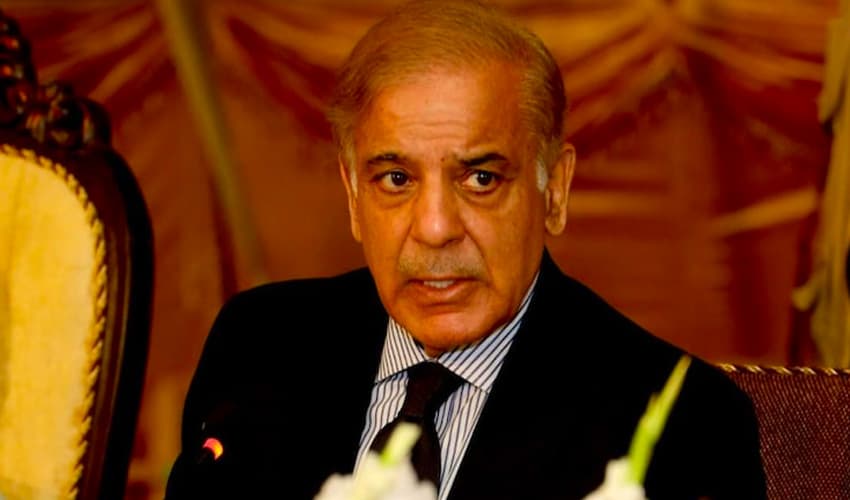 PM Shehbaz commends IDB's role in rehabilitation of flood-stricken people – File PM Shehbaz commends IDB's role in rehabilitation of flood-stricken people – File