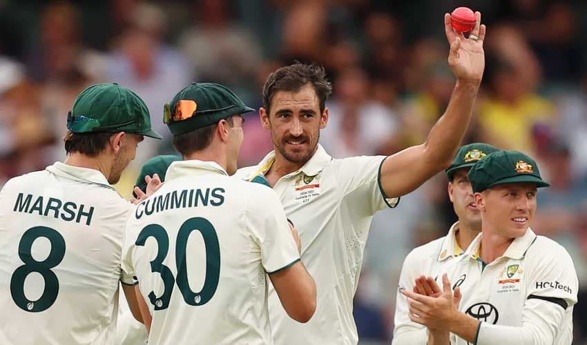 Heavy rain disrupts play in third Test as India bowl first (Courtesy: Online) Heavy rain disrupts play in third Test as India bowl first (Courtesy: Online)