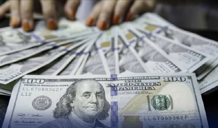 Dollar gains Rs0.5 in open market after Eid-ul-Azha holidays (Courtesy: File) Dollar gains Rs0.5 in open market after Eid-ul-Azha holidays (Courtesy: File)