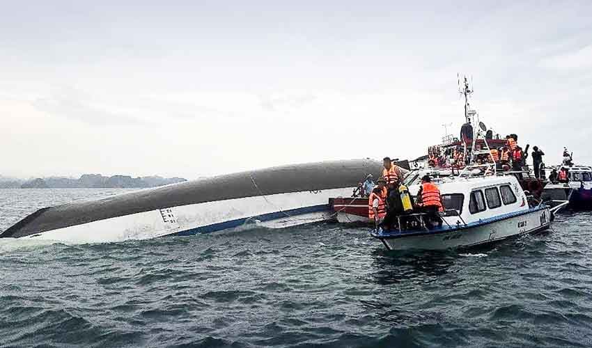 Vietnam boat capsize Vietnam boat capsize