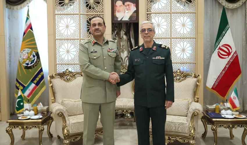 Pakistan, Iran vow to enhance military to military ties