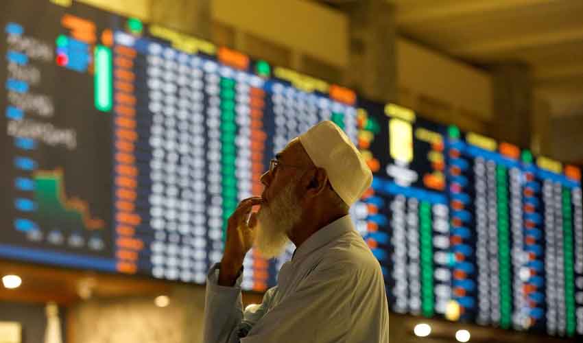 Bearish trend dominates PSX; KSE 100 suffers historic fall