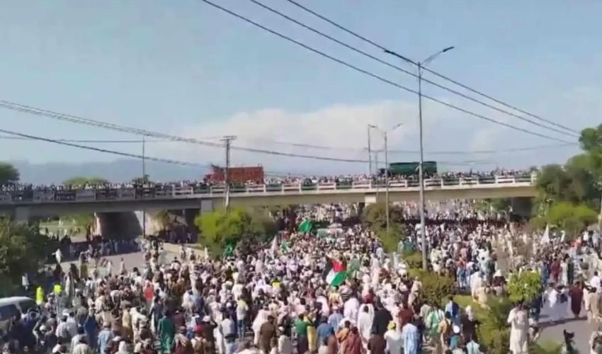 TLP Faizabad sit in disrupts routine life in twin cities