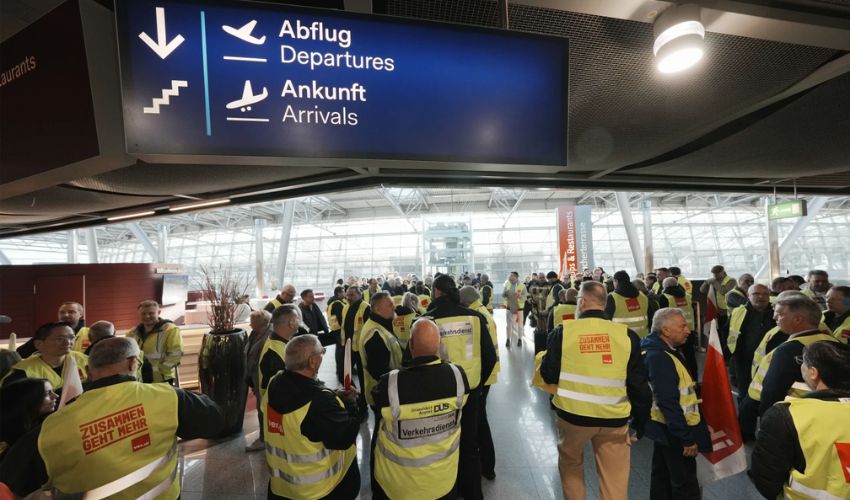 Hundreds of flights cancelled as strikes disrupt German airports