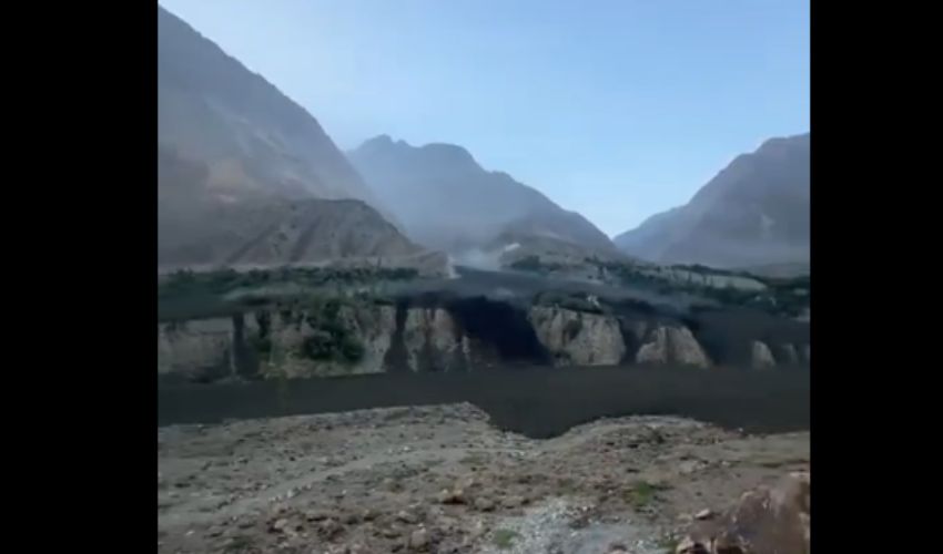 Glacier burst in Ghizer sparks flood threat in Indus River