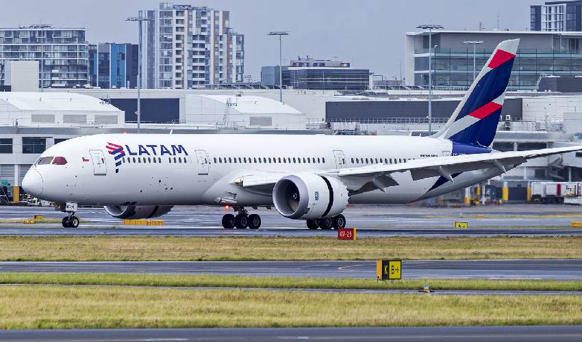 NZ to Australia plane hits on flight emergency, over 50 injured at Auckland airport