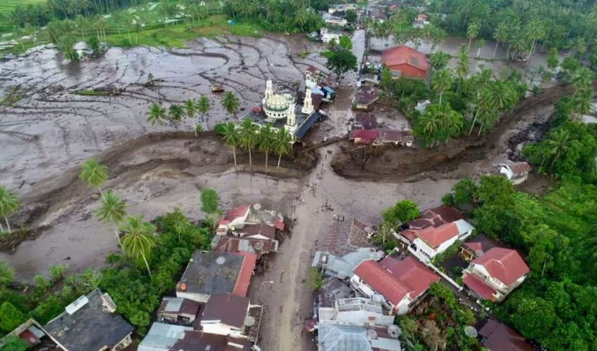 Indonesia flash floods, landslides kill at least 37