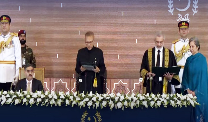 Justice Qazi Faez Isa takes oath as 29th chief justice of Pakistan