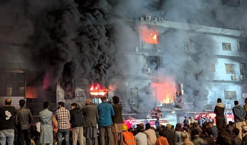 Karachi Gul Plaza fire: 5 dead as blaze rages for hours