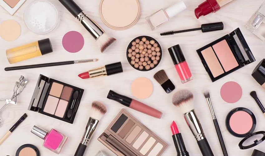 Cosmetics, makeup may cause infertility, breast cancer
