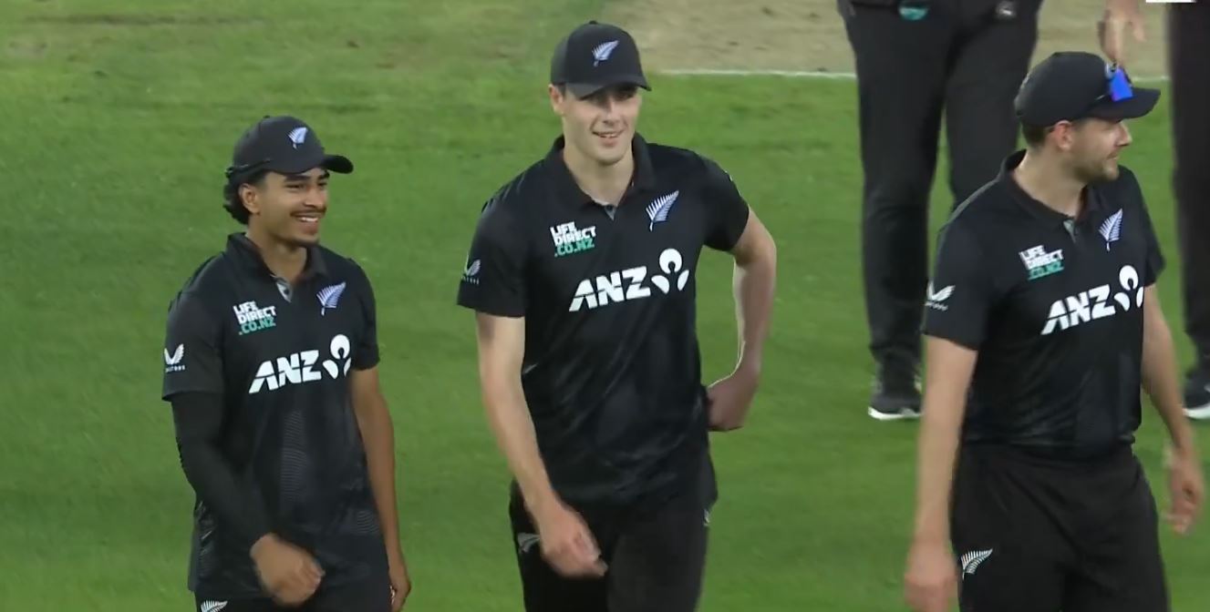 New Zealand clinch victory as Pakistan fall short in 1st ODI at Napier