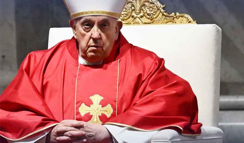 Pope Francis withdraws from Easter ceremony