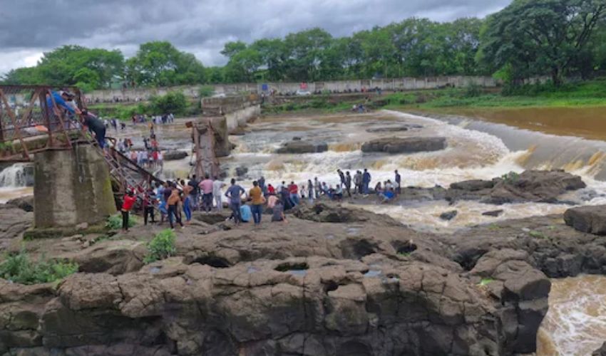 India: Bridge collapses over Indrayani River in Pune; causalities feared