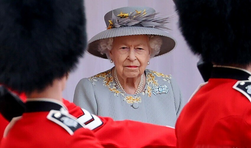 Queen Elizabeth knew end was near, reveals new book