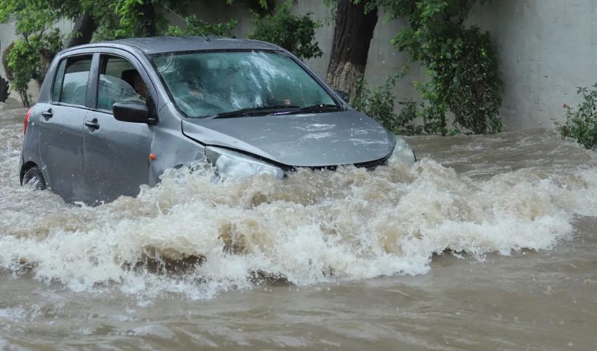 Lahore’s record breaking heaviest rain predicted 2 days ago, reveals Met DG