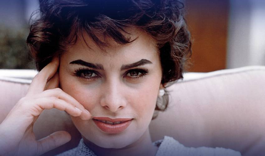 Italian cinema legend Sophia Loren, 89, rushed to hospital for emergency surgery