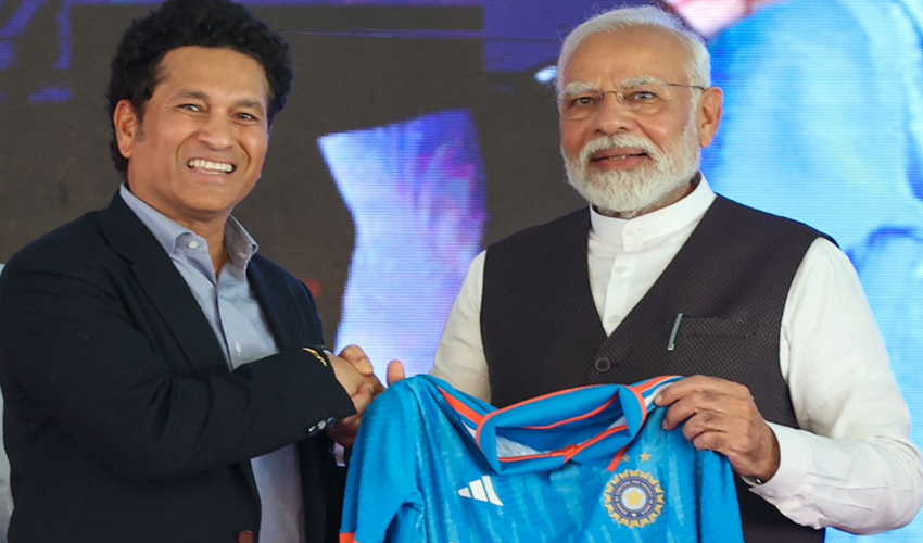 Varanasi Cricket Stadium: Sachin Tendulkar gifts Indian team jersey to Narendra Modi