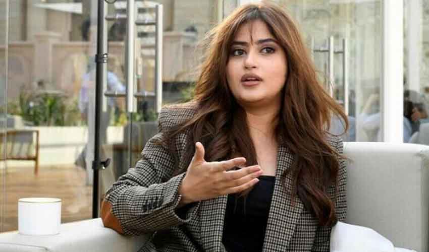Sajal Aly's cryptic response to marriage advice sparks frenzy