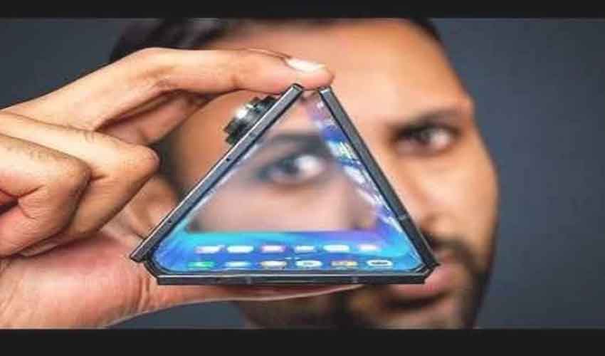 Samsung’s shape shifting foldable phone takes tech world by storm