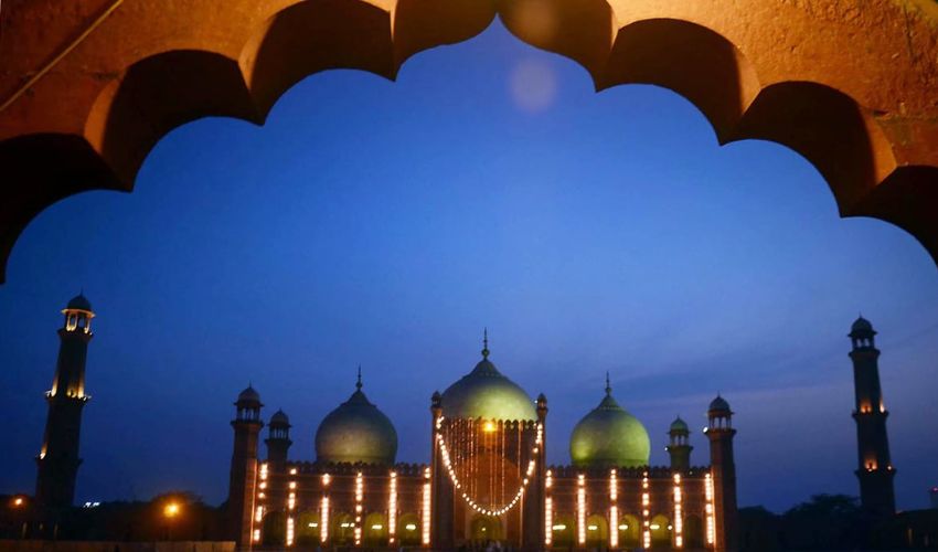 Shab e Barat observed with devotion across Pakistan