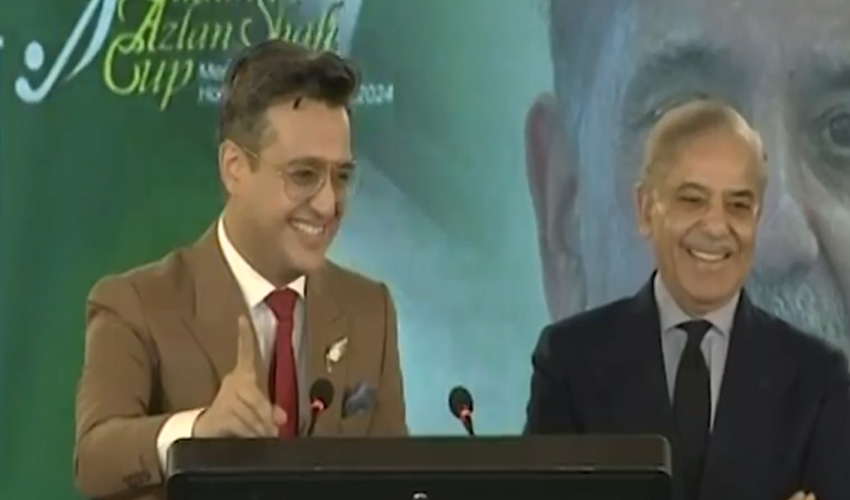 PM Shehbaz cracks up at Shafaat Ali's mimicry