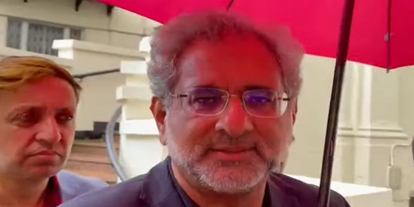 Shahid Khaqan Abbasi dispels rumours about forming new party