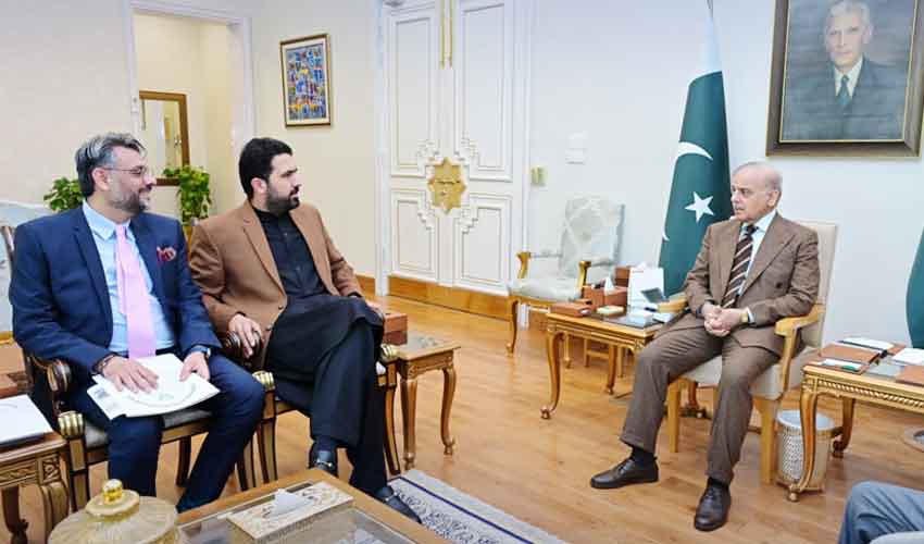 PM stresses federal–provincial unity in first meeting with KP CM