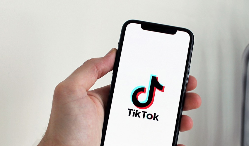 TikTok takes on YouTube with new video feature
