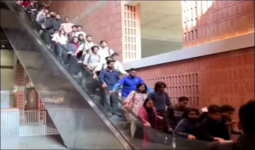 Runaway escalator at university sparks panic among students