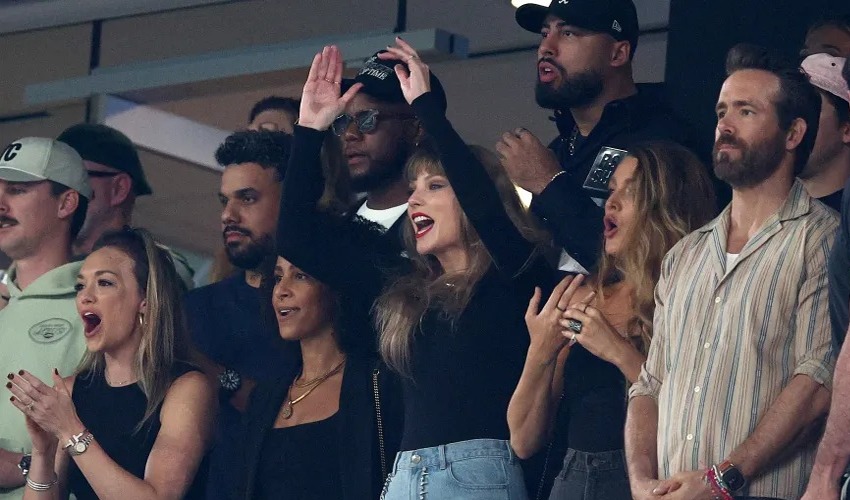 Taylor Swift joins Blake Lively at Travis Kelce’s Chiefs game