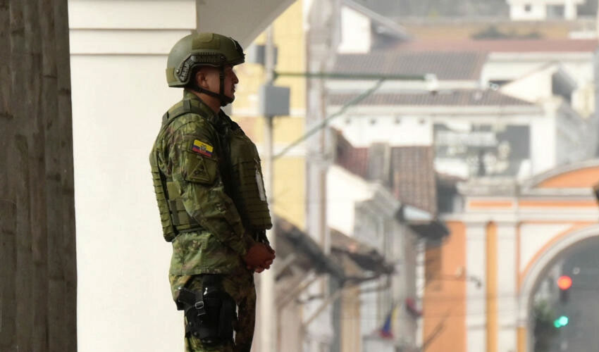 Ecuador's president faces crisis as gangsters take police hostage